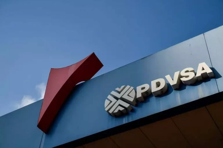 Estados Unidos permitirá “ciertas transacciones” con la estatal petrolera de Venezuela PDVSA desde 2022