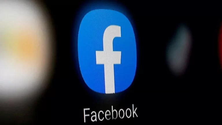 Facebook atribuyó masiva caída a “cambios” en los servidores