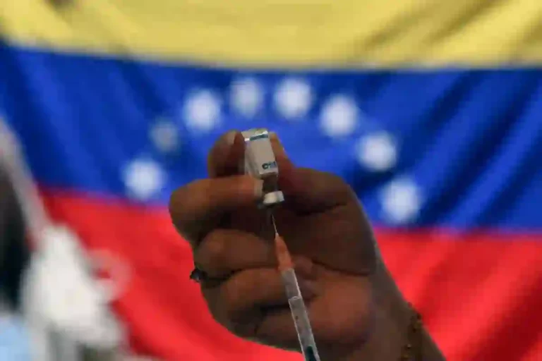 Personas mayores de 18 años en Venezuela podrán vacunarse contra la covid-19 sin previa cita