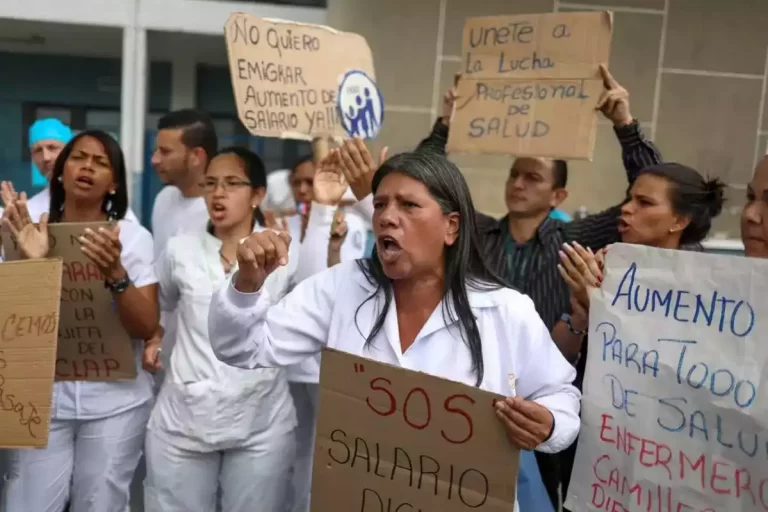 Las renuncias dejan pocas enfermeras en los hospitales de Venezuela