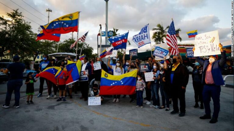 Para ayudar a los venezolanos, Biden puede ir más allá de otorgar el TPS