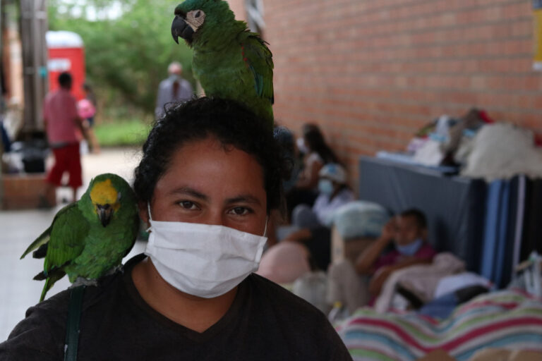 La ofensiva venezolana envía a miles de civiles a Colombia