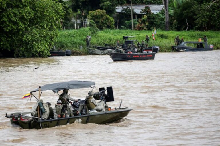 Un campo de juego rebelde: guerrillas colombianas en la frontera venezolana
