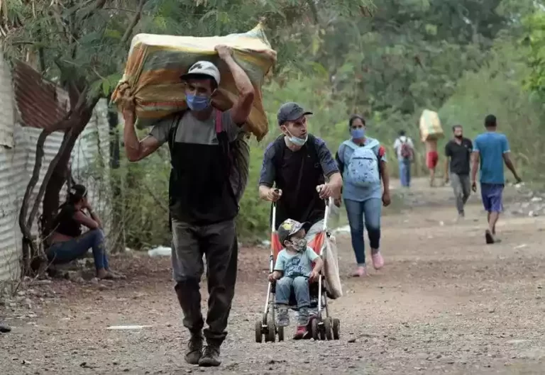 Bebés a cambio de comida, el dantesco capítulo del hambre en Venezuela