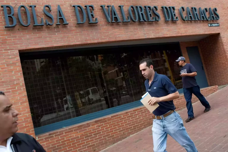 Los fondos de capital riesgo se fijan en las adquisiciones de Venezuela con la esperanza de que Biden pueda suavizar las sanciones