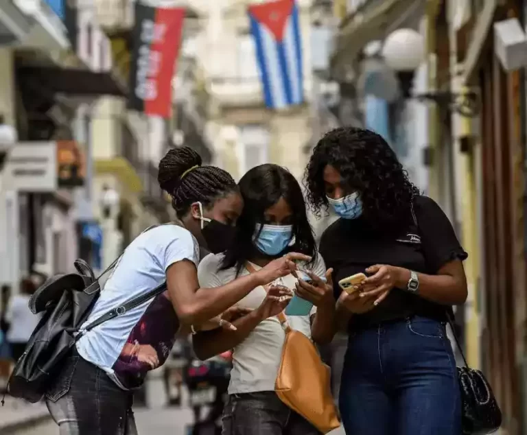 El pueblo cubano se está levantando contra el régimen comunista. ¿Qué va a hacer Biden al respecto?