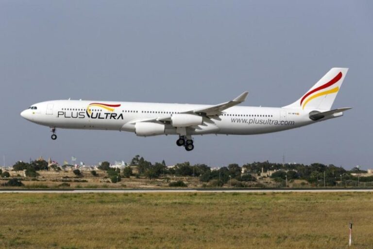 Disputa en España por el rescate de una pequeña aerolínea vinculada a Venezuela