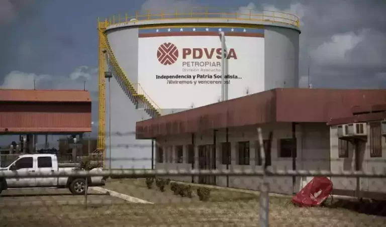 Venezuela intenta fabricar combustible en los mejoradores de petróleo