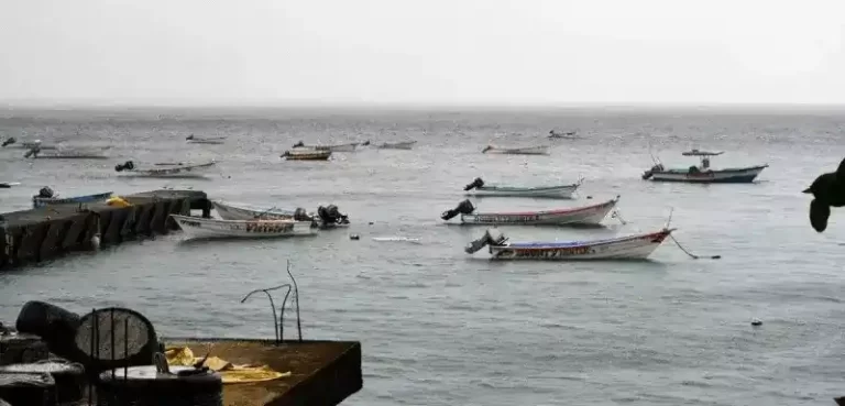 Barco cargado de muertos encontrado a la deriva frente a Tobago