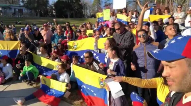 Al menos 4.000 venezolanos en el área de Charlotte ahora son elegibles para el estatus de protección temporal