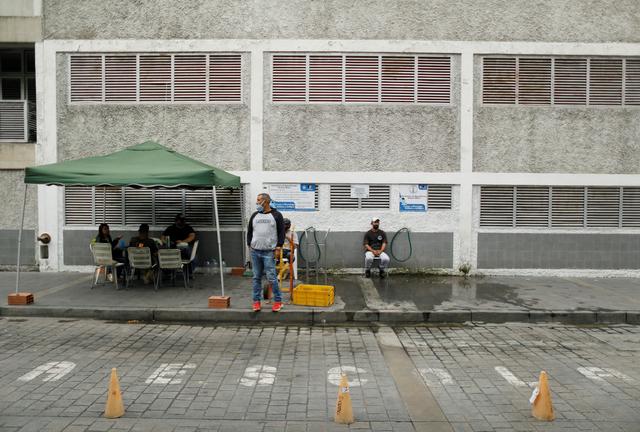 En la economía de supervivencia de Venezuela, los impuestos locales se convierten en el último desafío para las empresas