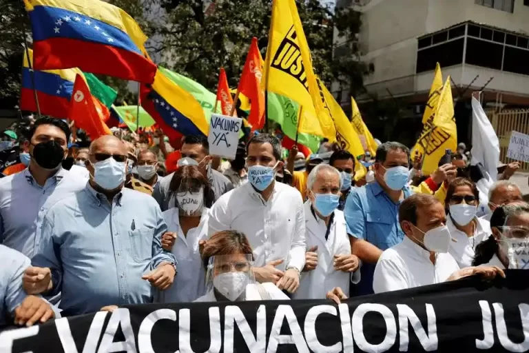 Venezuela se derrumba sin las vacunas COVID-19