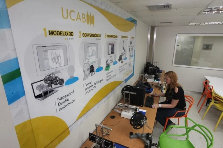 UCAB inauguró el primer centro de impresión 3D en una universidad del país