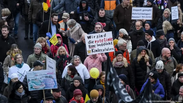 Alemania sumida en protestas en contra de la vacunación obligatoria