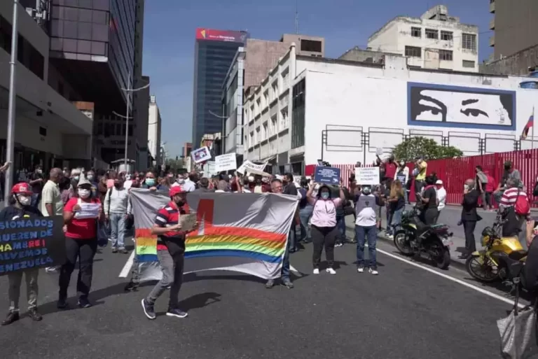 Trabajadores de diversos gremios tomaron las calles en Venezuela para exigir mejoras salariales