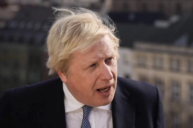 Tensión en Europa: Boris Johnson cree que Rusia prepara “la mayor guerra en Europa desde 1945”