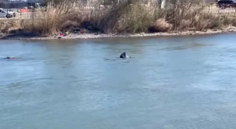 Dramático momento en que familia cubana con niños cruza el Río Bravo para llegar a EE.UU.