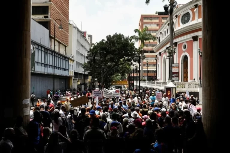 Desde el golpe de Estado contra Hugo Chávez en 2002, al menos 320 venezolanos han muerto en protestas contra el régimen