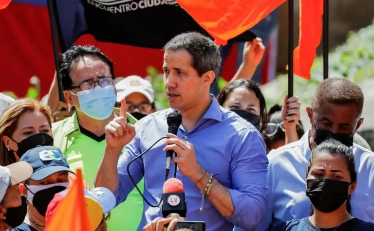 La amenaza del contralor de Venezuela a Juan Guaidó: “Haremos todo lo posible para que esté tras las rejas”