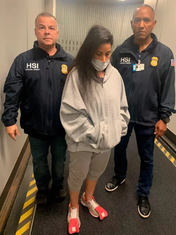 La primera foto de la ex enfermera de Chávez en custodia policial